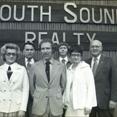 Unidentified people, Date unknown: Frame 35d