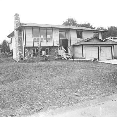Real Estate, 1979: Frame 30