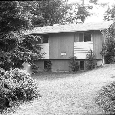 Real Estate, 1979: Frame 42