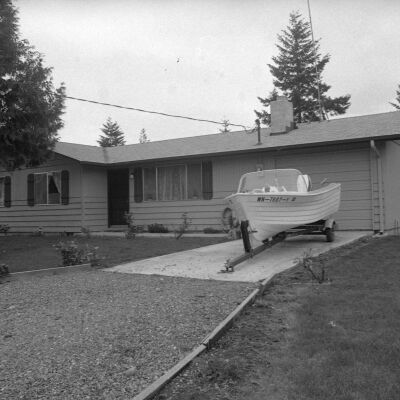 Real Estate, B&B PW, Date unknown: Frame 44