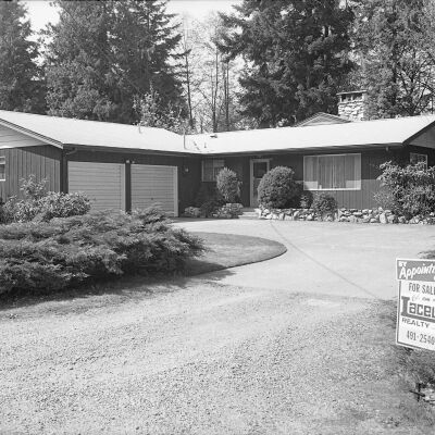 House #4906, April 24, 1979: Frame 7