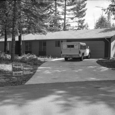 Real estate, Date unknown: Frame 38a