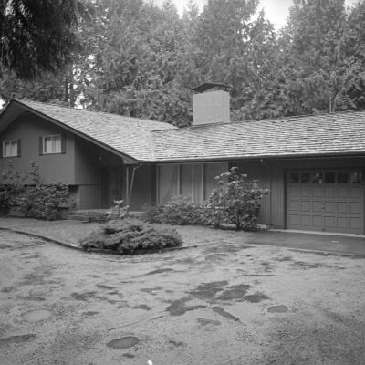 Real estate, Date unknown: Frame 38b