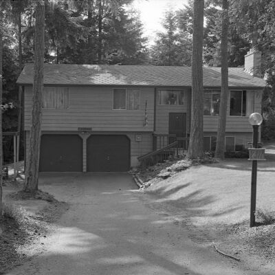 House 7311, Date unknown: Frame 3