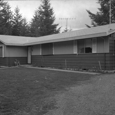 Real estate, Date unknown: Frame 14