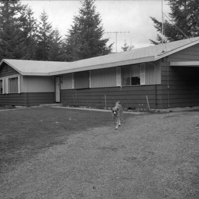 Real estate, Date unknown: Frame 15