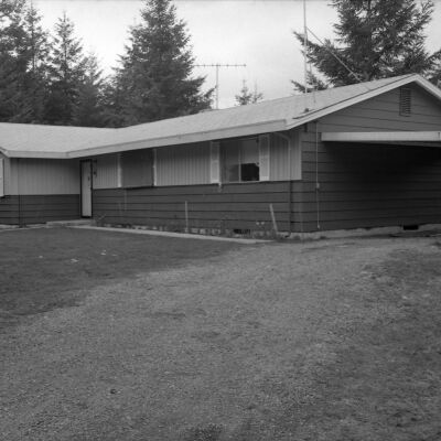 Real estate, Date unknown: Frame 18