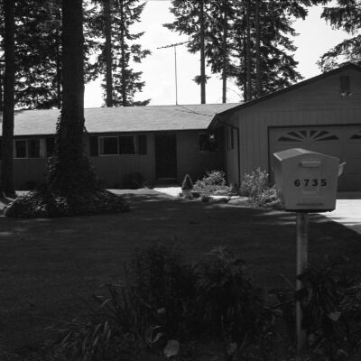 House 6735, Date unknown: Frame 31