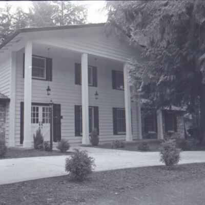 Homes of the year, 1975: Frame 20c