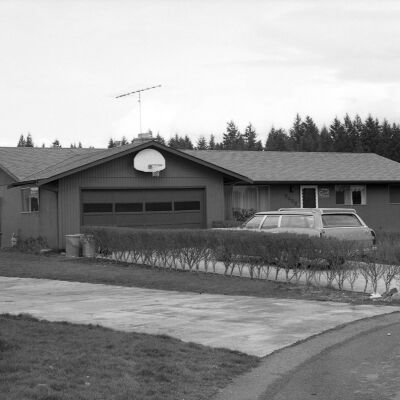 Real estate, Date unknown: Frame 39
