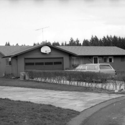 Real estate, Date unknown: Frame 41