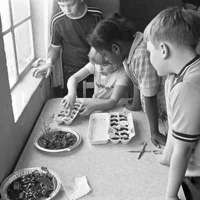 Unidentified children, 1979: Frame 35