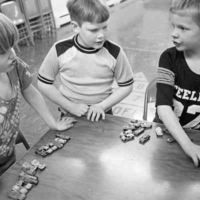 Unidentified children, 1979: Frame 32