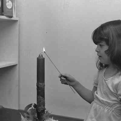 Unidentified girl, December 3, 1975: Frame 18