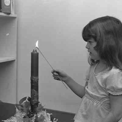 Unidentified girl, December 3, 1975: Frame 19
