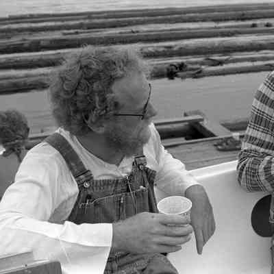 Unidentified people, Date unknown: Frame 15