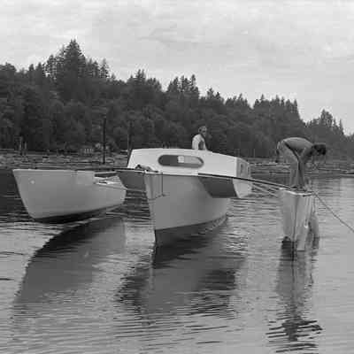 Unidentified people, Date unknown: Frame 12