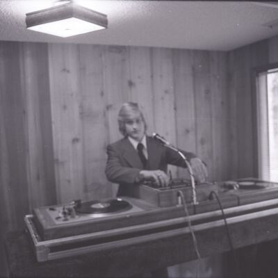 Disco mania productions, 1979: Frame 44