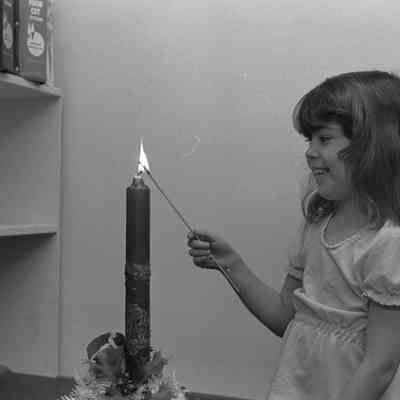 Unidentified girl, December 3, 1975: Frame 23