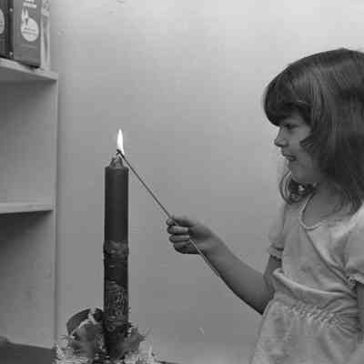 Unidentified girl, December 3, 1975: Frame 21