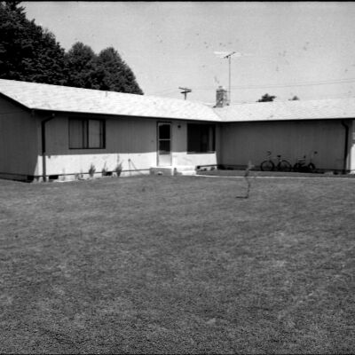 Real estate, Date unknown: Frame 23B