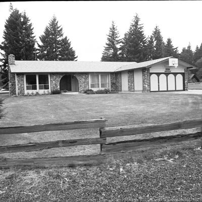 Real estate, Date unknown: Frame 19A