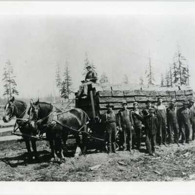 Russell Shingle Mill employees: Origformat: Photographic; Resolution: 600 dpi; Negno: 3042