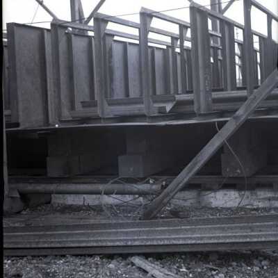 barge: Origformat: Negative; Resolution: 200 dpi
