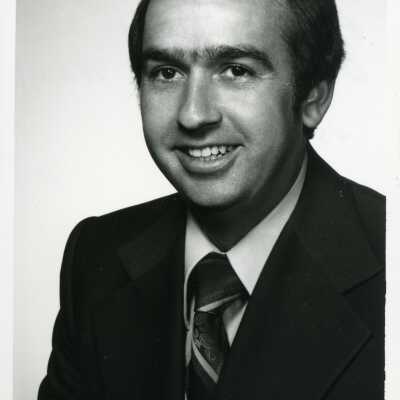 Dennis Trager