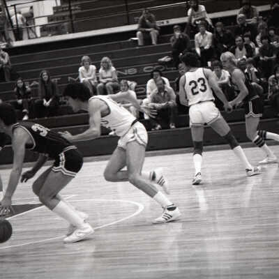 SMC Basketball, 01-01-1980: Frame 17