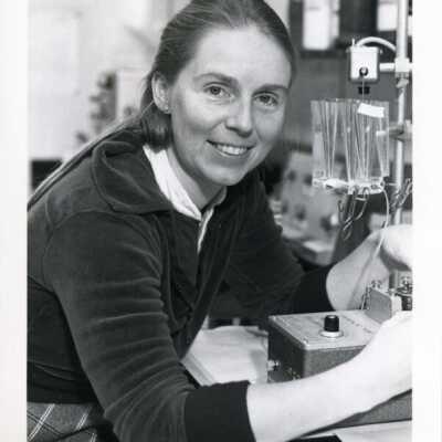 Dr. Elizabeth Kutter: Origformat: Photographic