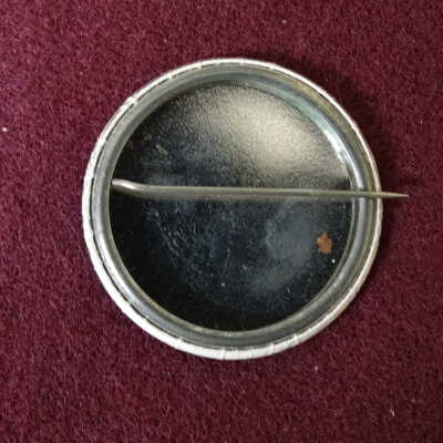 Button, Insignia