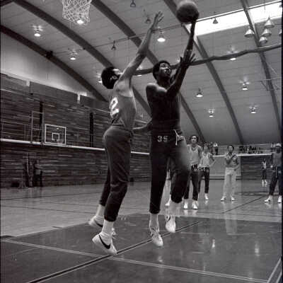Paul Silas making the shot. Sonics training camp, 1977: Frame 10a