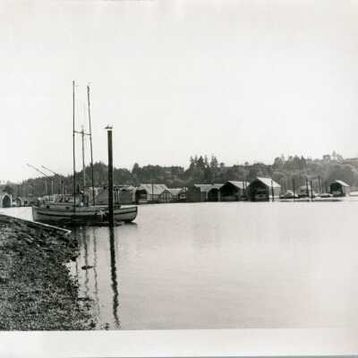 marina: Origformat: Photographic