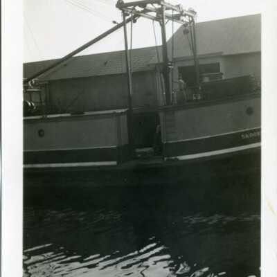 boat: Origformat: Photographic; Resolution: 1200 dpi
