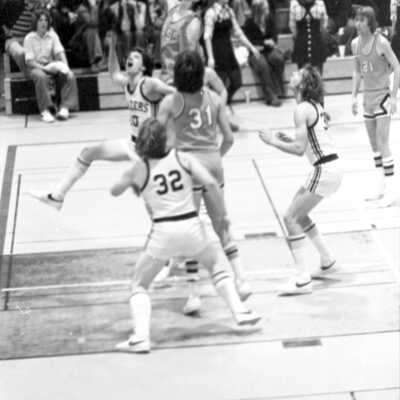 Timberline vs. Centralia, Men's Basketball, 1976: Frame 18