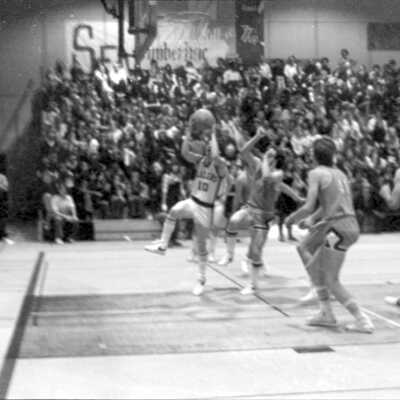 Timberline vs. Centralia, Men's Basketball, 1976: Frame 20