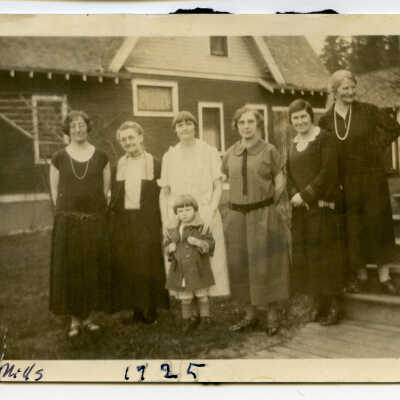 Ladies in Front of Manager's House at Union Mills, c. 1925