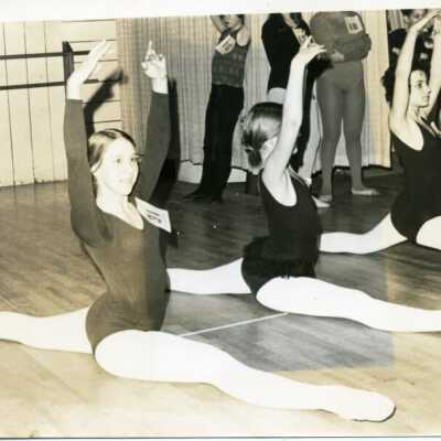 dance: Origformat: Photographic
