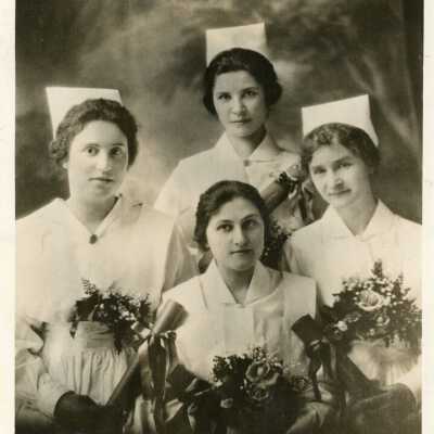 1922 Graduates, St. Peter School of Nursing: Copyright: Providence St. Peter Hospital; Origformat: Photographic; Resolution: 1200 dpi
