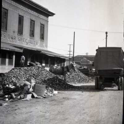 French Market: Origformat: Negative; Resolution: 1200 dpi