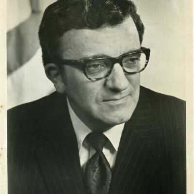 Mike Mansfield ?: Origformat: Photographic