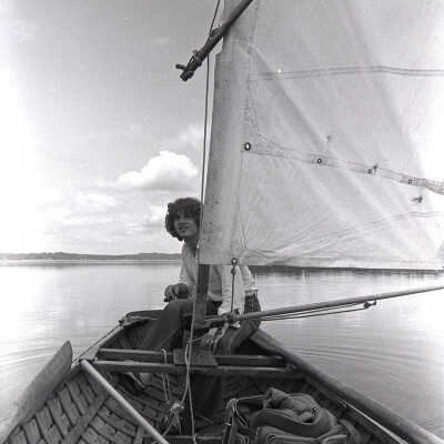 V. Guide Sailing & shops, Date unknown: Frame 2