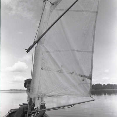 V. Guide Sailing & shops, Date unknown: Frame 3