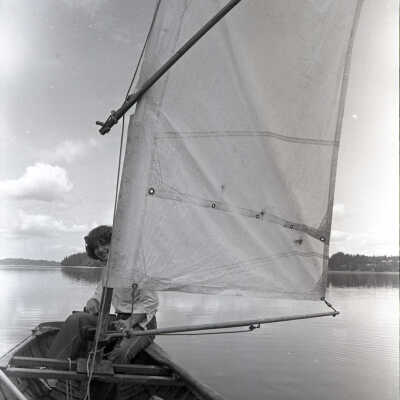 V. Guide Sailing & shops, Date unknown: Frame 4