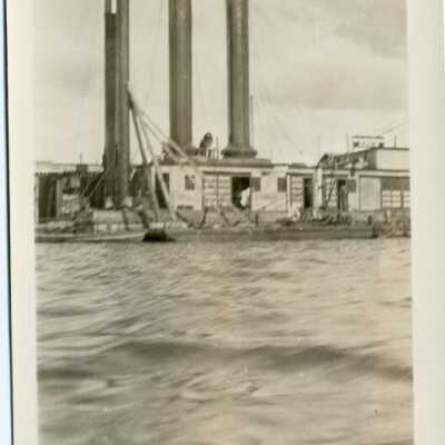 Dredger: Origformat: Photographic