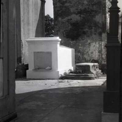 Cemetery: Origformat: Negative; Resolution: 1200 dpi