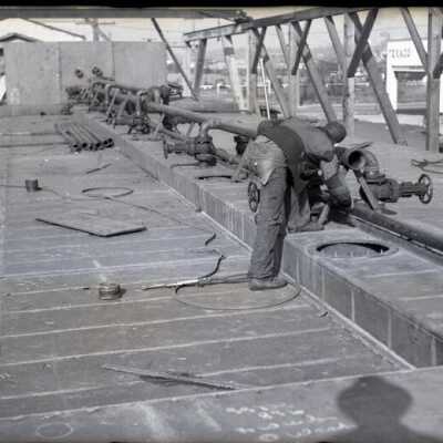 barge: Origformat: Negative; Resolution: 200 dpi