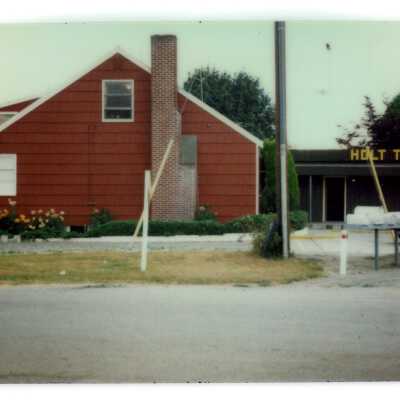 Holt Radio & TV business next to Holt residence.