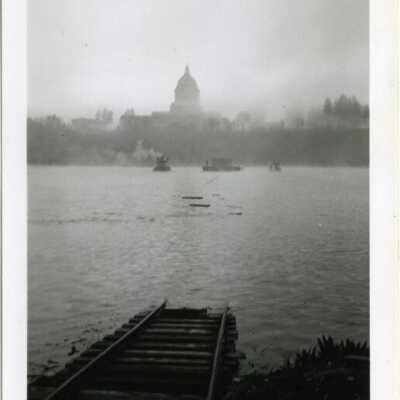 barge: Origformat: Print; Resolution: 200 dpi